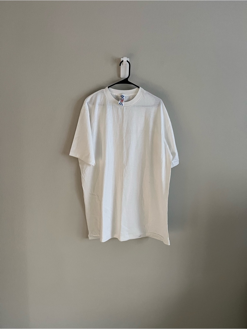 Vintage Early 90s Adidas Single stitch
Blank Tee